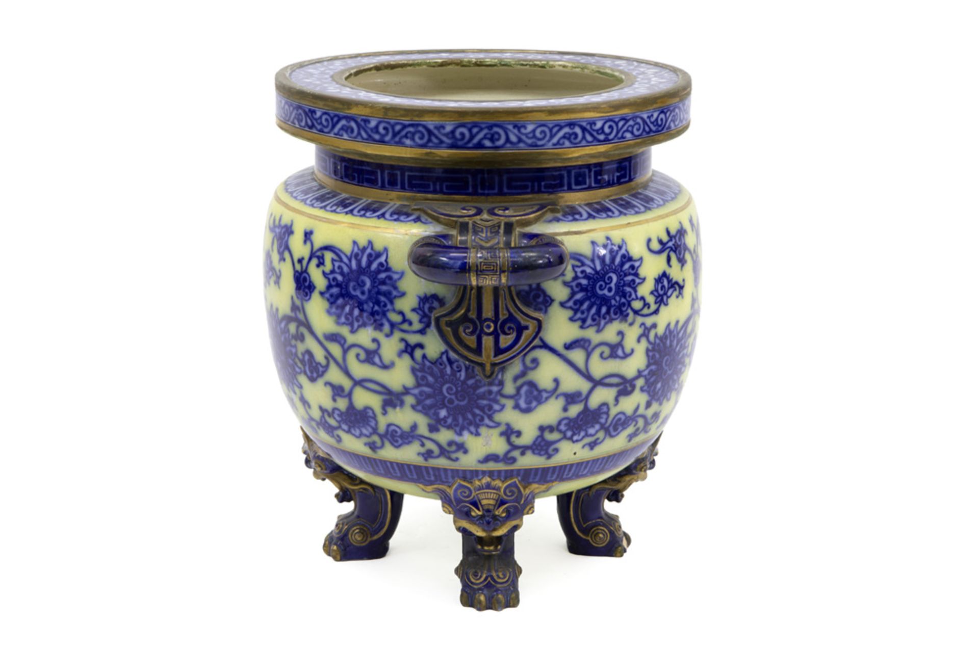 antique Chinese style jardinier in ceramic with a Chinese design and ornamentation ||Antieke - Image 2 of 6