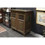 small antique Dutch cupboard with painting in Hindelopen style ||Antiek Nederlands