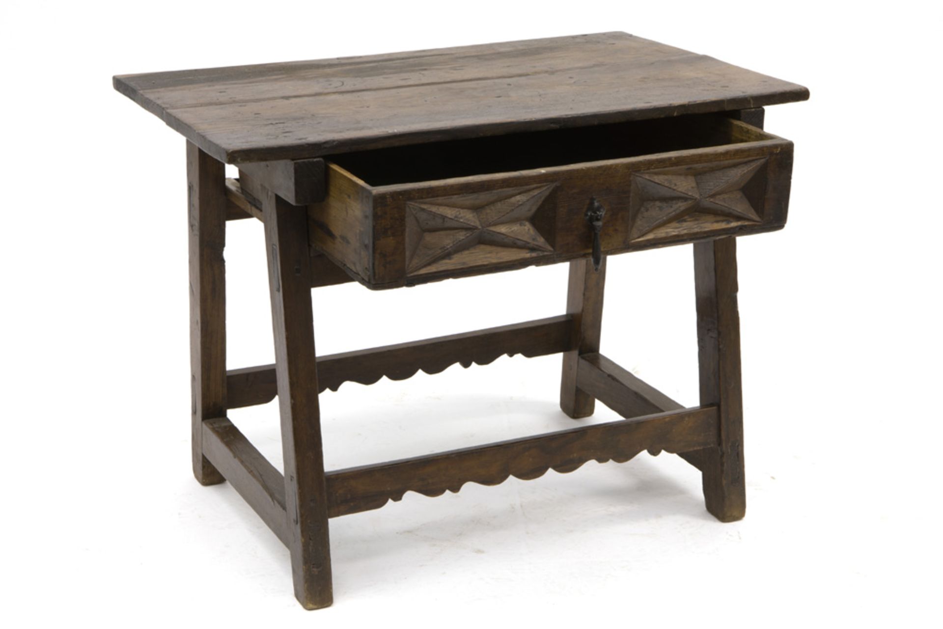 antique Spanish walnut table with drawer ||Antiek Spaans betaaltafeltje met lade in notelaar ooit - Bild 2 aus 2