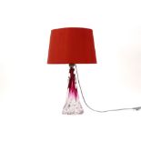 lamp with base in crystal VSL ||Lamp met getorste voet in deels rood gekleurd kristal Val-St-Lambert