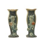 pair of Art Nouveau vases in ceramic with whiplash ornamentation and female figures ||Paar Art