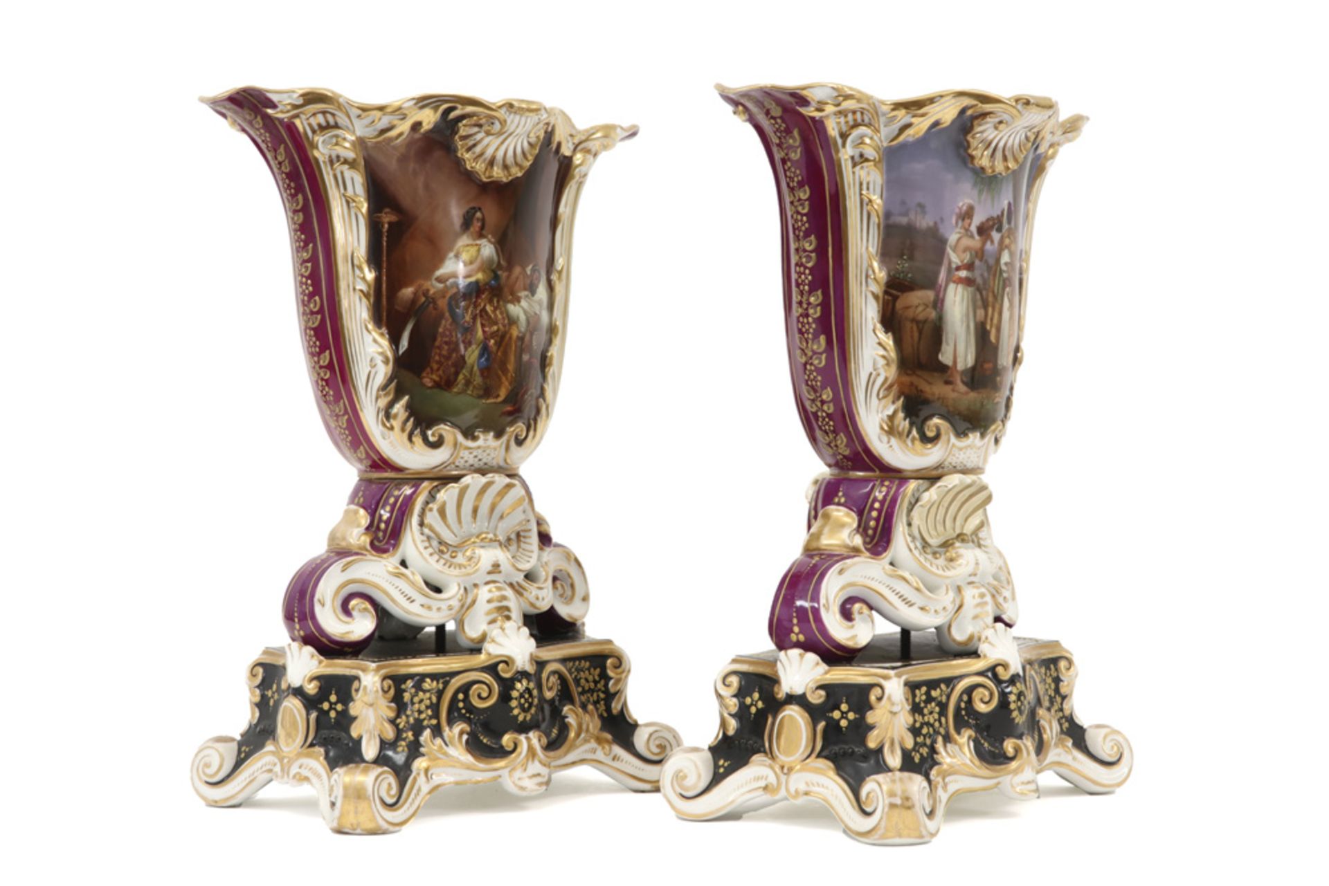 pair of 19th Cent. vases in porcelain from Paris with paintings with orientalistic themes ||Paar - Image 3 of 4