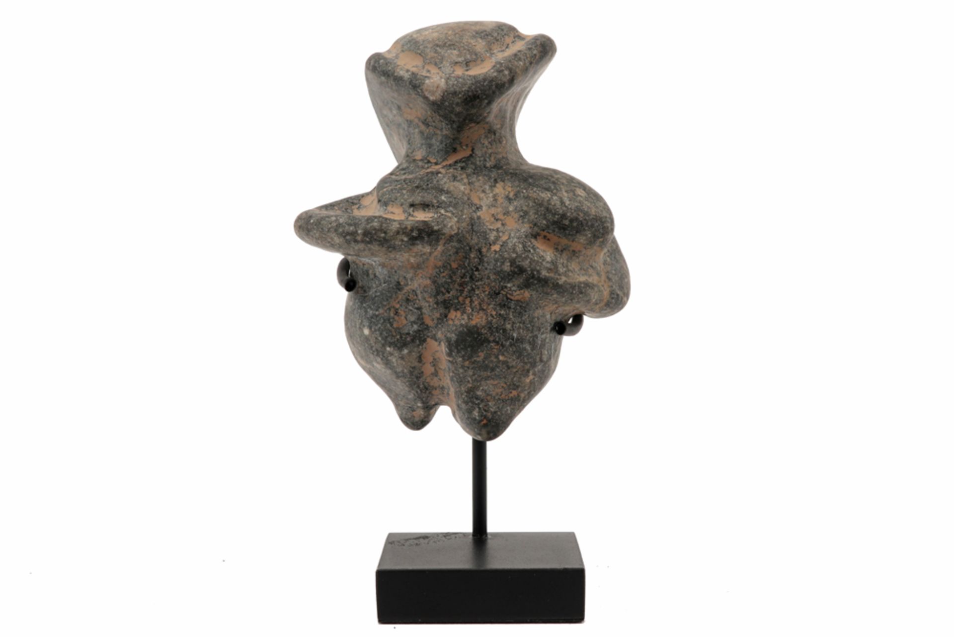 Donau Culture grey stone female fertility idol ||DONAU - CULTUUR vrouwelijk vruchtbaarheidsidool