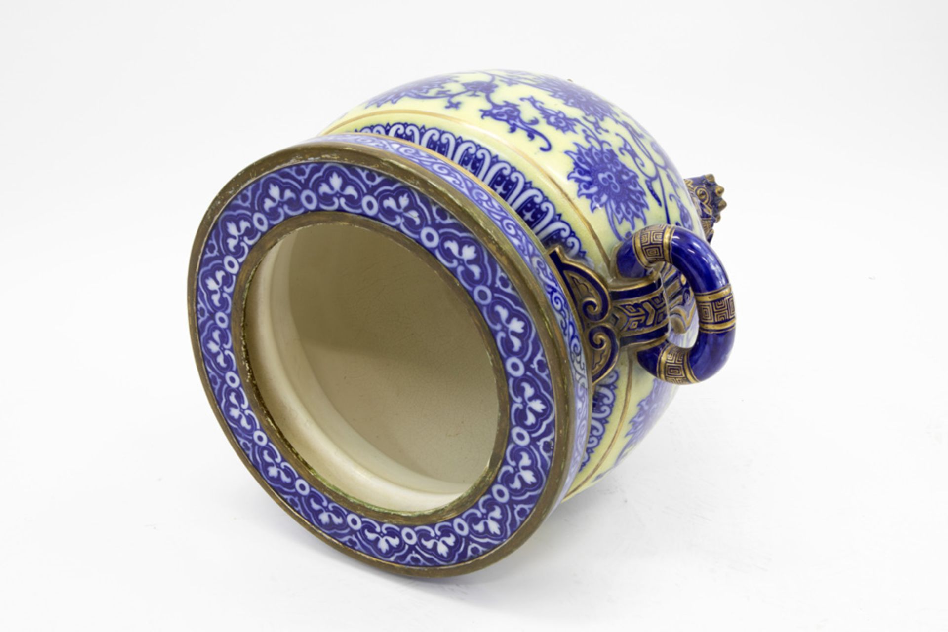 antique Chinese style jardinier in ceramic with a Chinese design and ornamentation ||Antieke - Image 4 of 6
