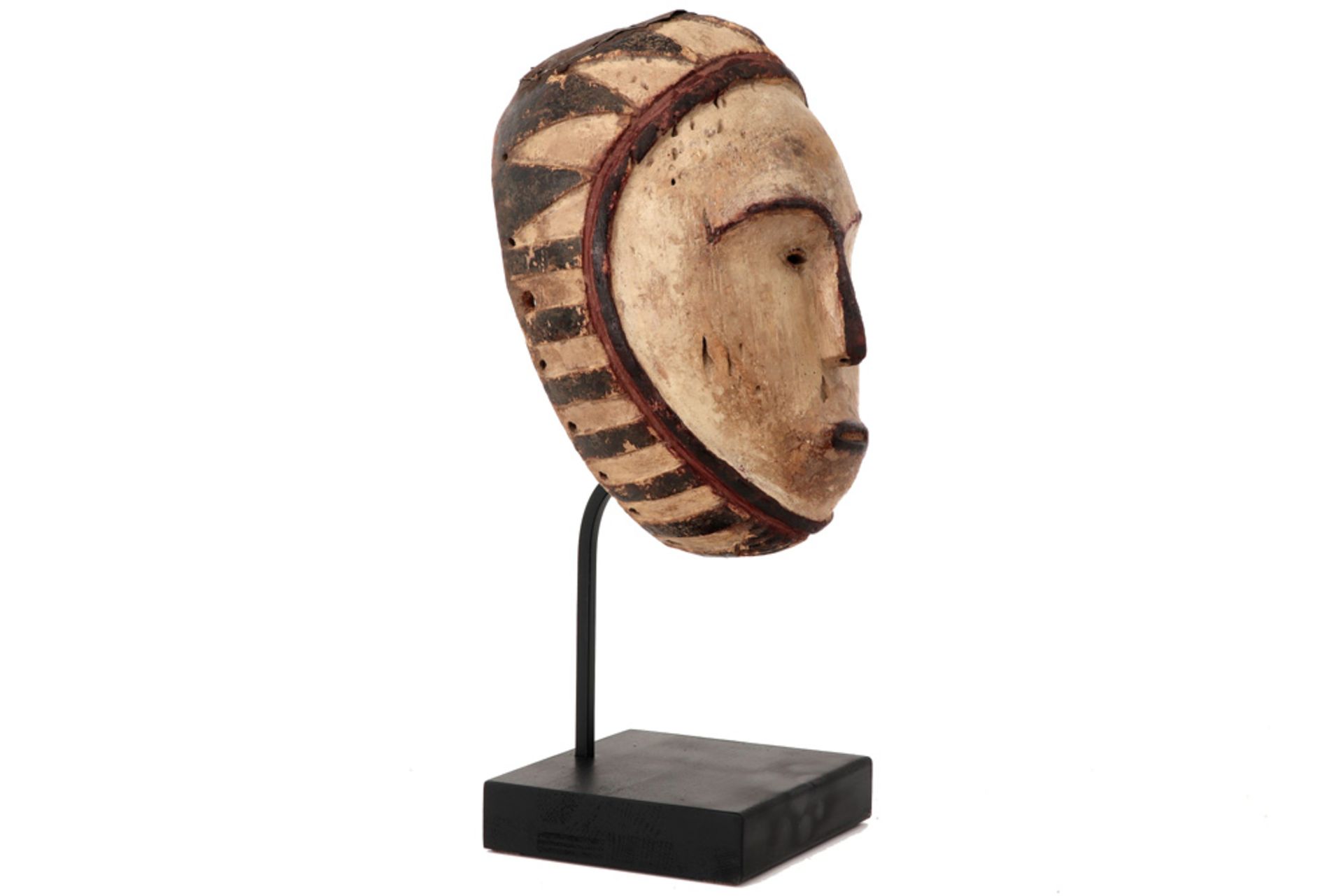 African Gabon Fang mask in polychromed wood ||AFRIKA - GABON - ca 1950 Fang masker in - Image 2 of 3