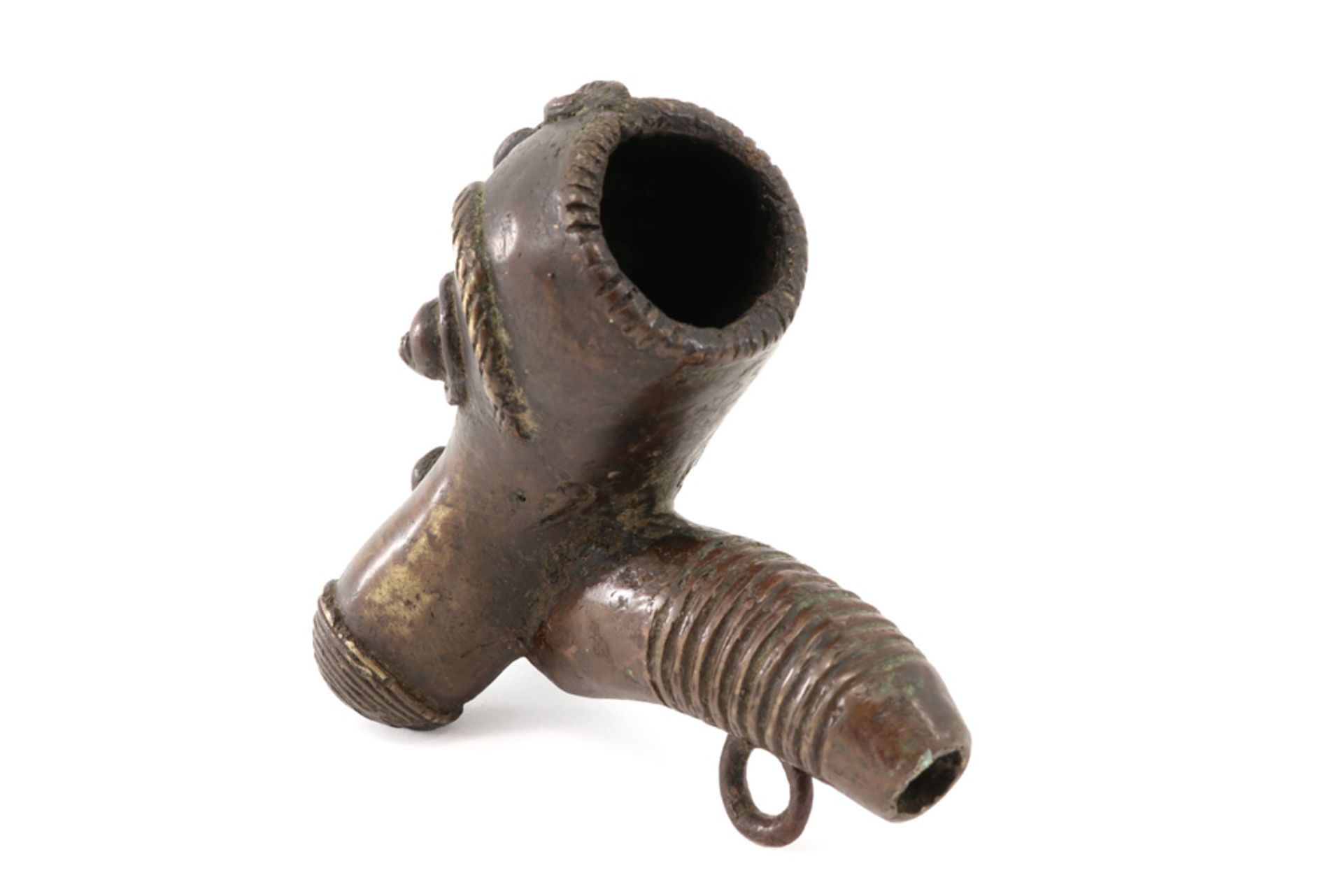 African Cameroon pipe from the Bamoun in brass with clear patina of use and with erotic connotations - Image 3 of 3