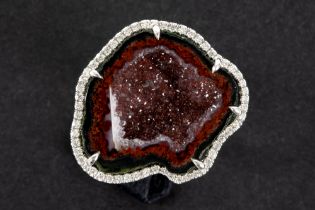 ring in white gold (18 carat) with a plaque of an Agathe geode and ca 0,40 carat of high quality