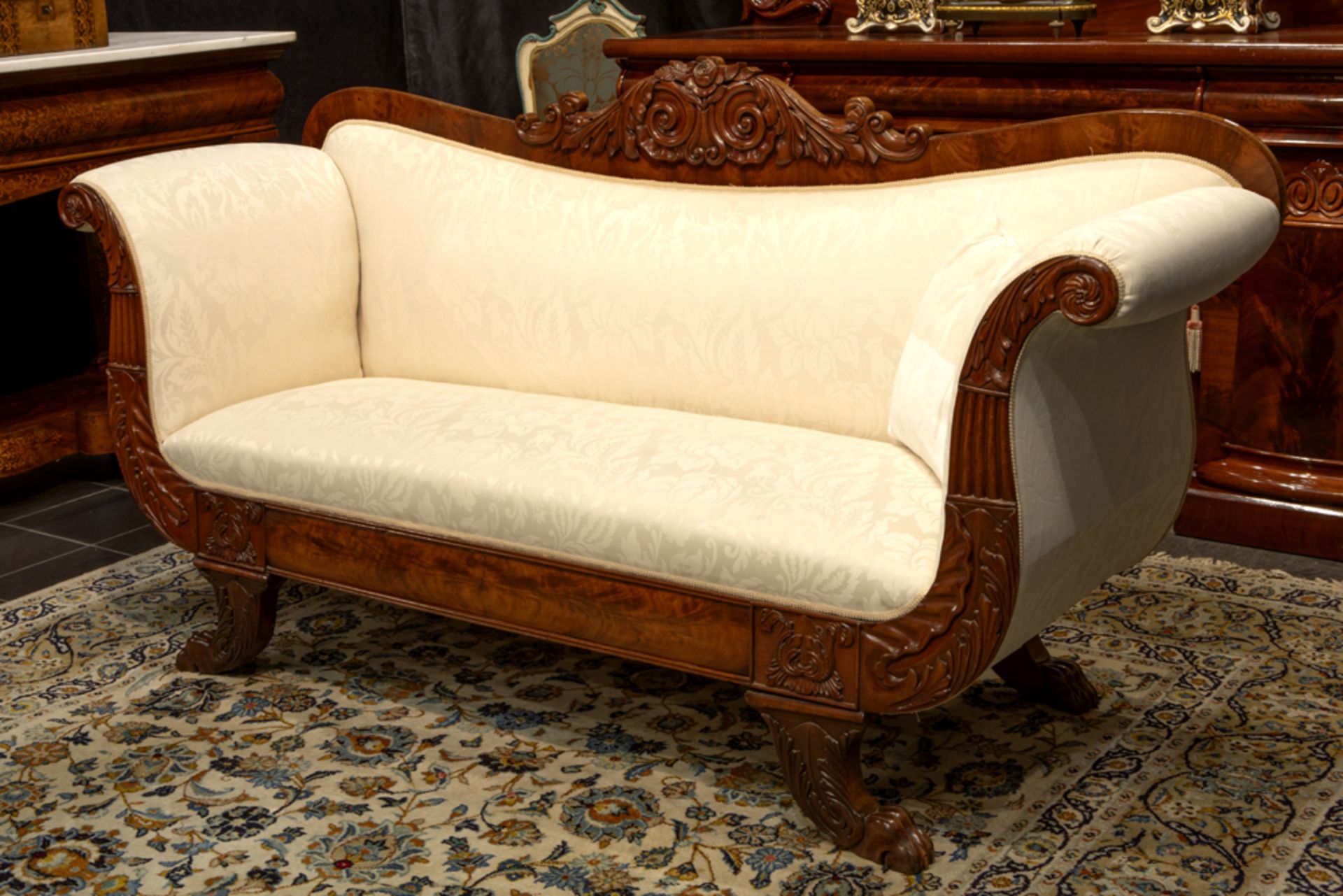 19th Cent. presumably French, Charles X sofa with a typical lyre model in mahogany ||Negentiende - Image 2 of 2