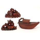three Chinese items : a marked Yixing tea pot and two small soapstone sculptures ||Lot (3) met een