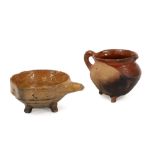 two pieces of 17th Cent. Flemish earthenware with lead glaze ||Lot (2) zeventiende eeuws Vlaams