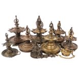 collection of nine South Indian/Kerala "Thookkuvilakku" oillamps ||INDIA / KERALA - 18°/19° EEUW