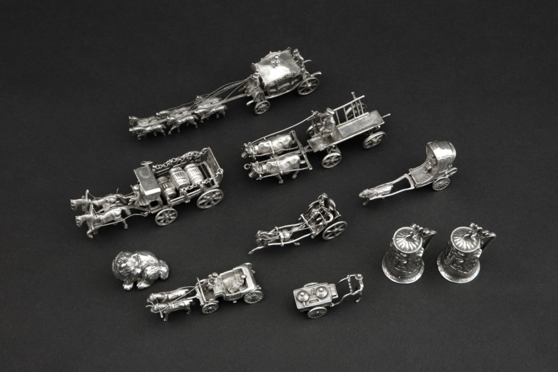 ten silver miniatures ||Lot van tien miniatuurtjes in massief zilver (paarden met karren) - totaal - Image 2 of 2