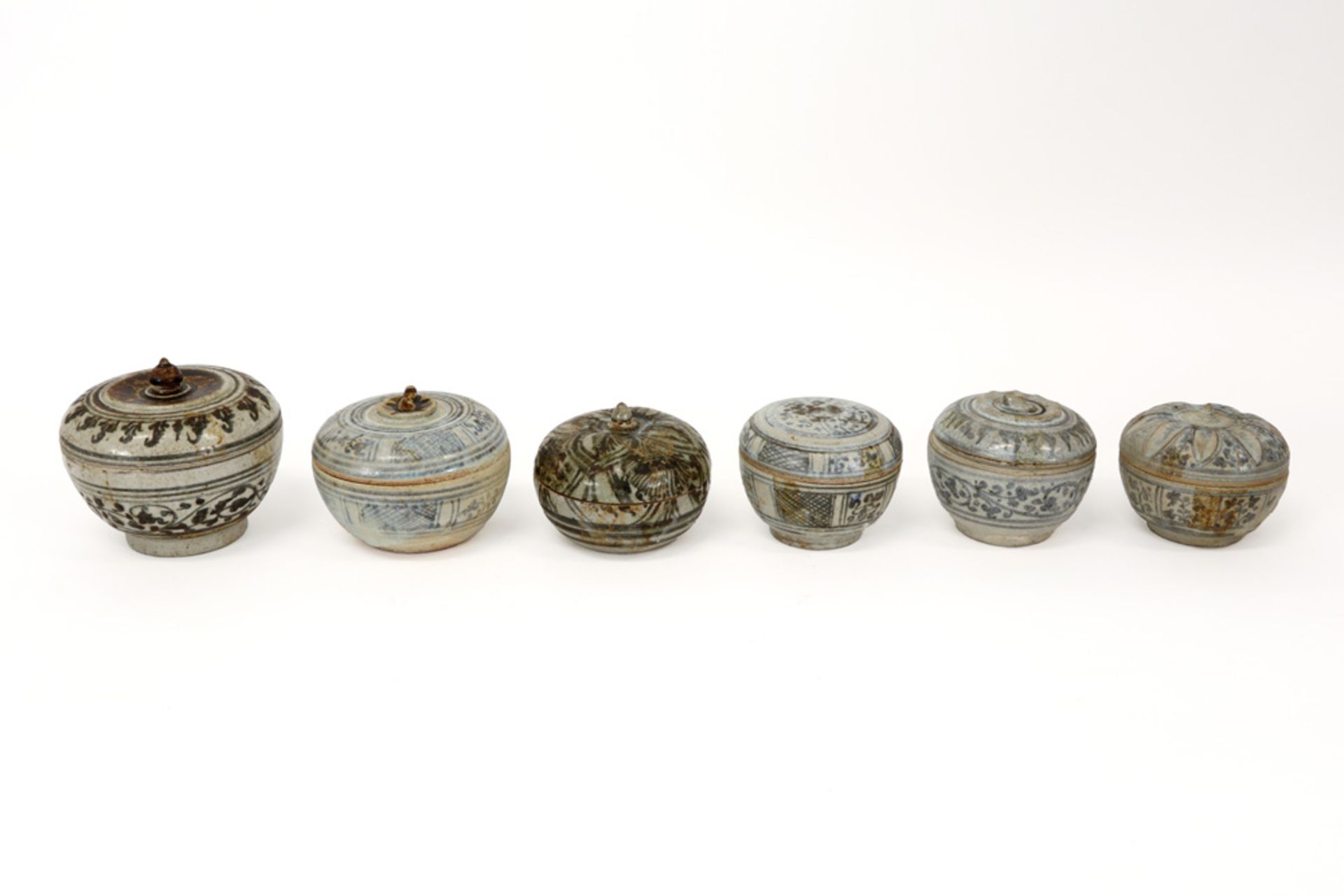 five 15th/16th Cent. Ancient Siamese lidded Sawankhalok bowls in glazed earthenware with floral