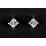 pair of earrings in white gold (18 carat), each with one brilliant - in total : 1,10 carat of