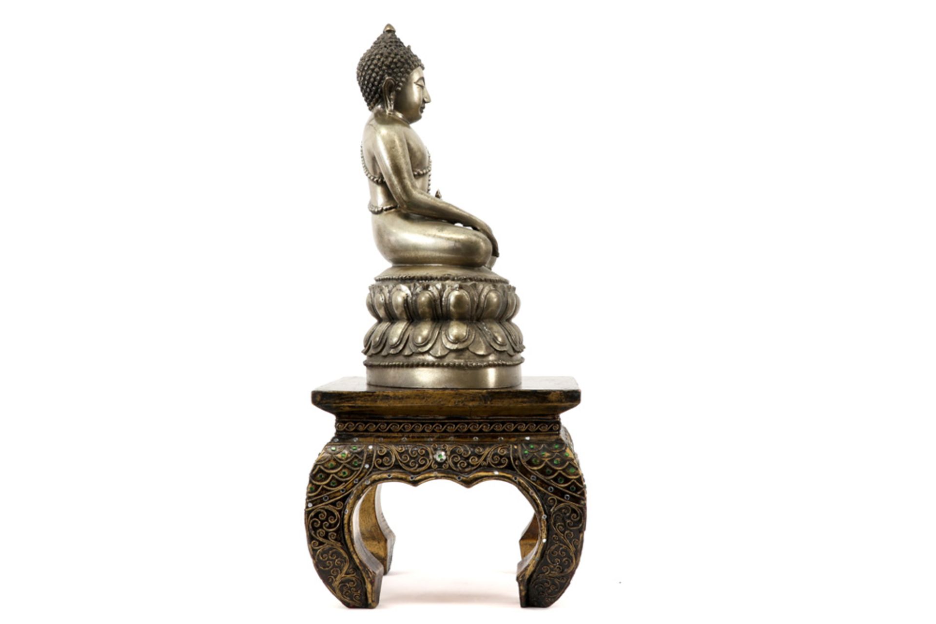 Burmese Shan style "Buddha" sculpture in silverplated bronze - on a gilded stand ||Birmaanse - Image 3 of 6