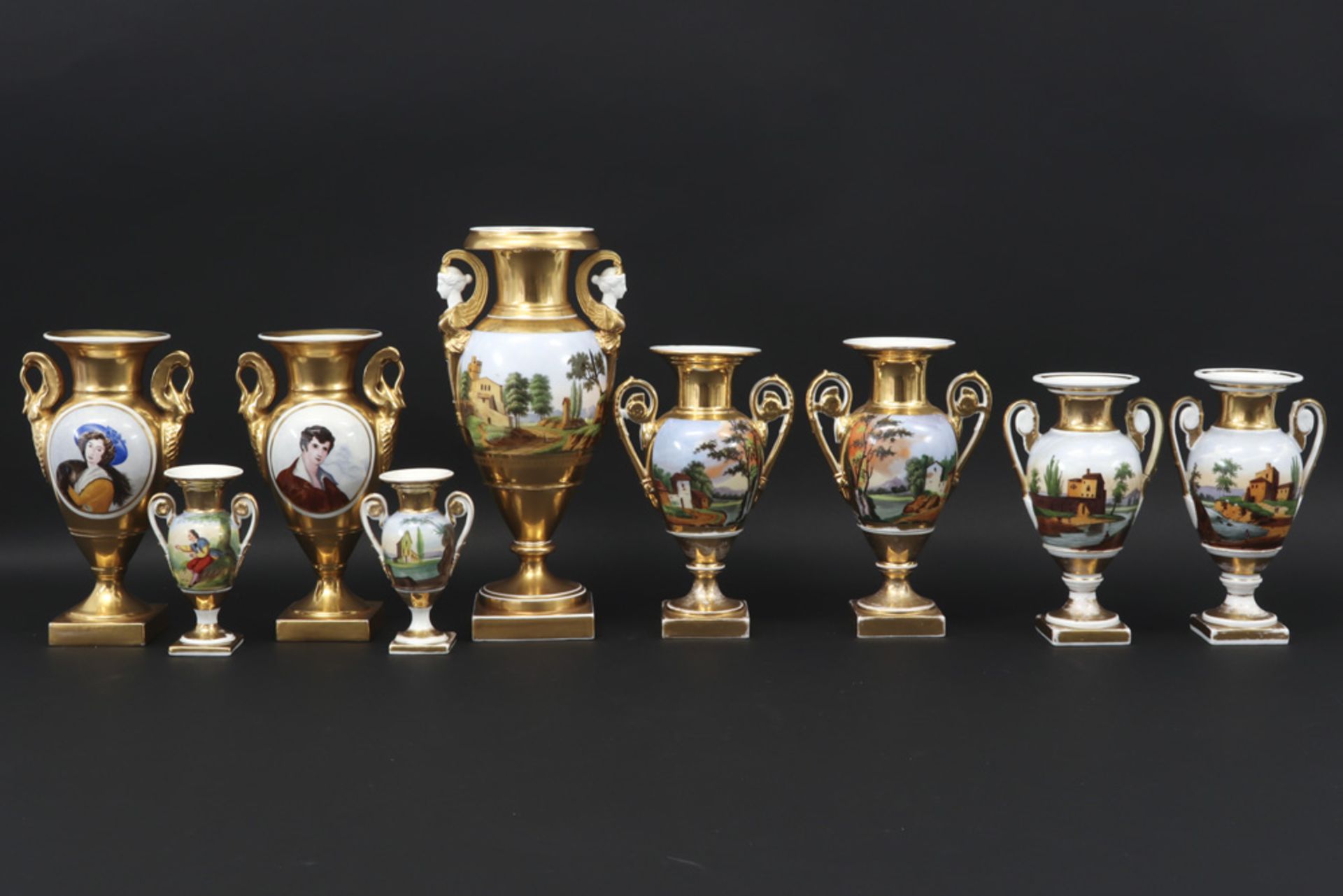 nine small antique vases in porcelain from Brussels ||Lot (9) antieke urnvormige vaasjes met - Image 2 of 2