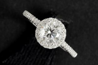 high quality brilliant cut diamond of 1,01 carat set in a ring in white gold (18 carat) with ca 0,30