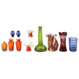 various lot with baskets and vases in glass ||Lot glas met oa een paar korfjes en verschillende