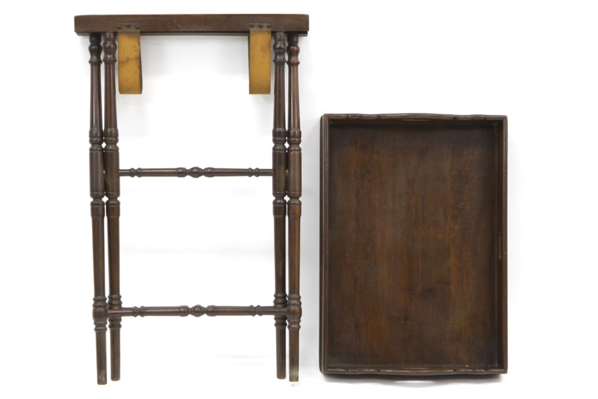 antique English butler's tray on its stand in mahogany ||Antieke Engelse butler's tray op typisch - Image 2 of 2