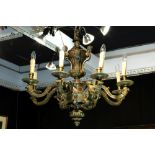 "Mazarin" style chandelier in bronze ||Zgn Mazarin luster in brons met 8 armen en met typische
