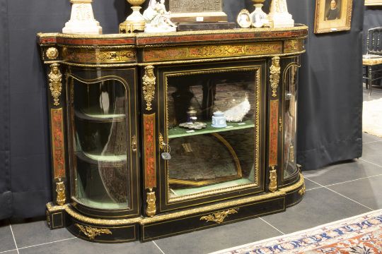 nice 19th Cent. French Napoleon III sideboard in "Boulle" with mountings in guilded bronze ||