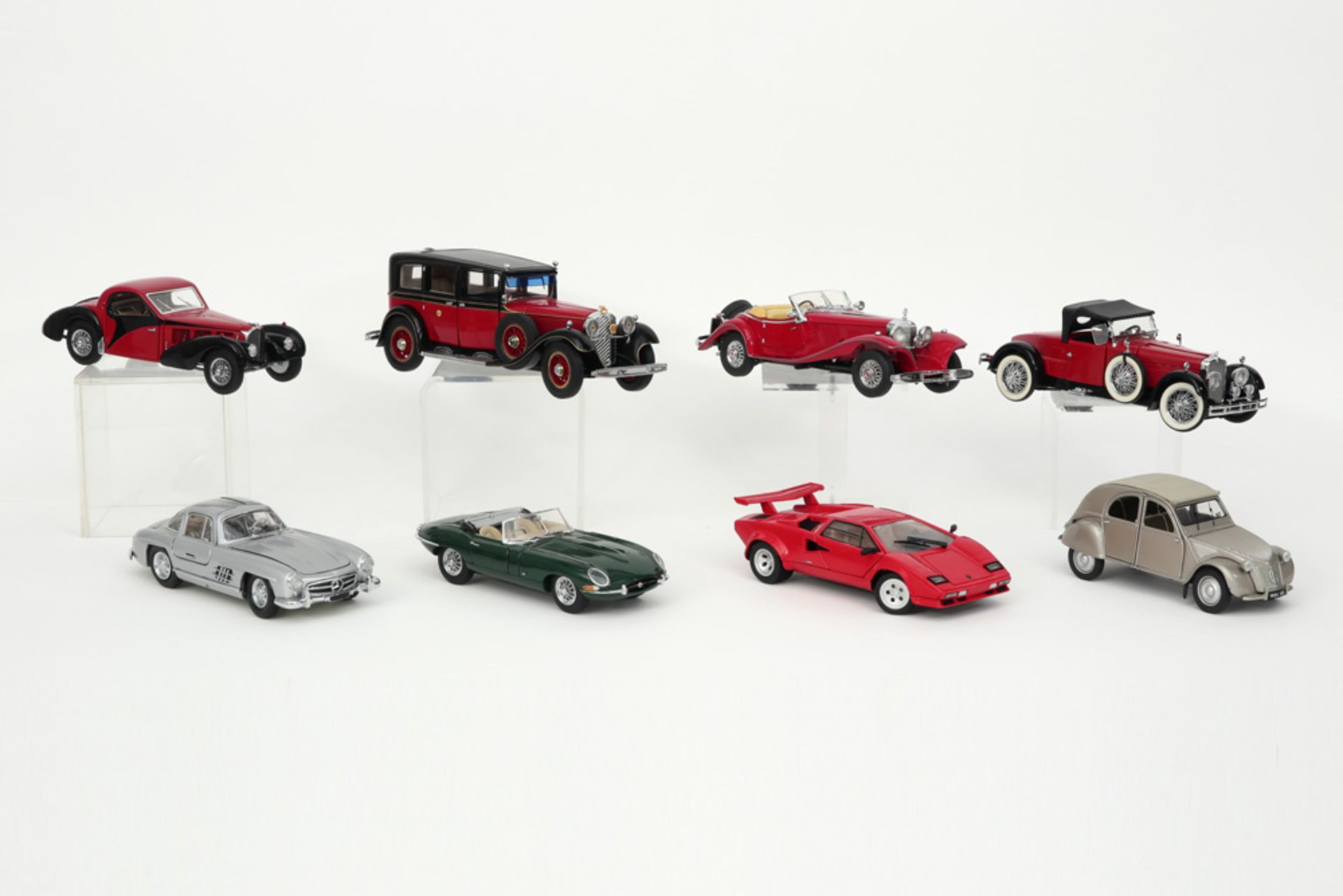 collection of miniature cars - with information || Collectie van 8 miniatuurautootjes - met info