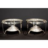 pair of silverplated table stoves || Paar "chauffe-plats" (met vuurtje) in verzilverd metaal