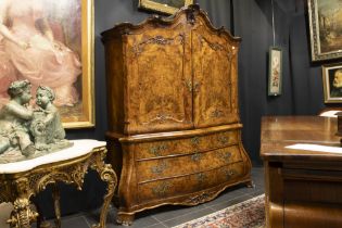 quite exceptional 18th Cent. Louis XV style cabinet in burr of walnut with rare small sizes and with