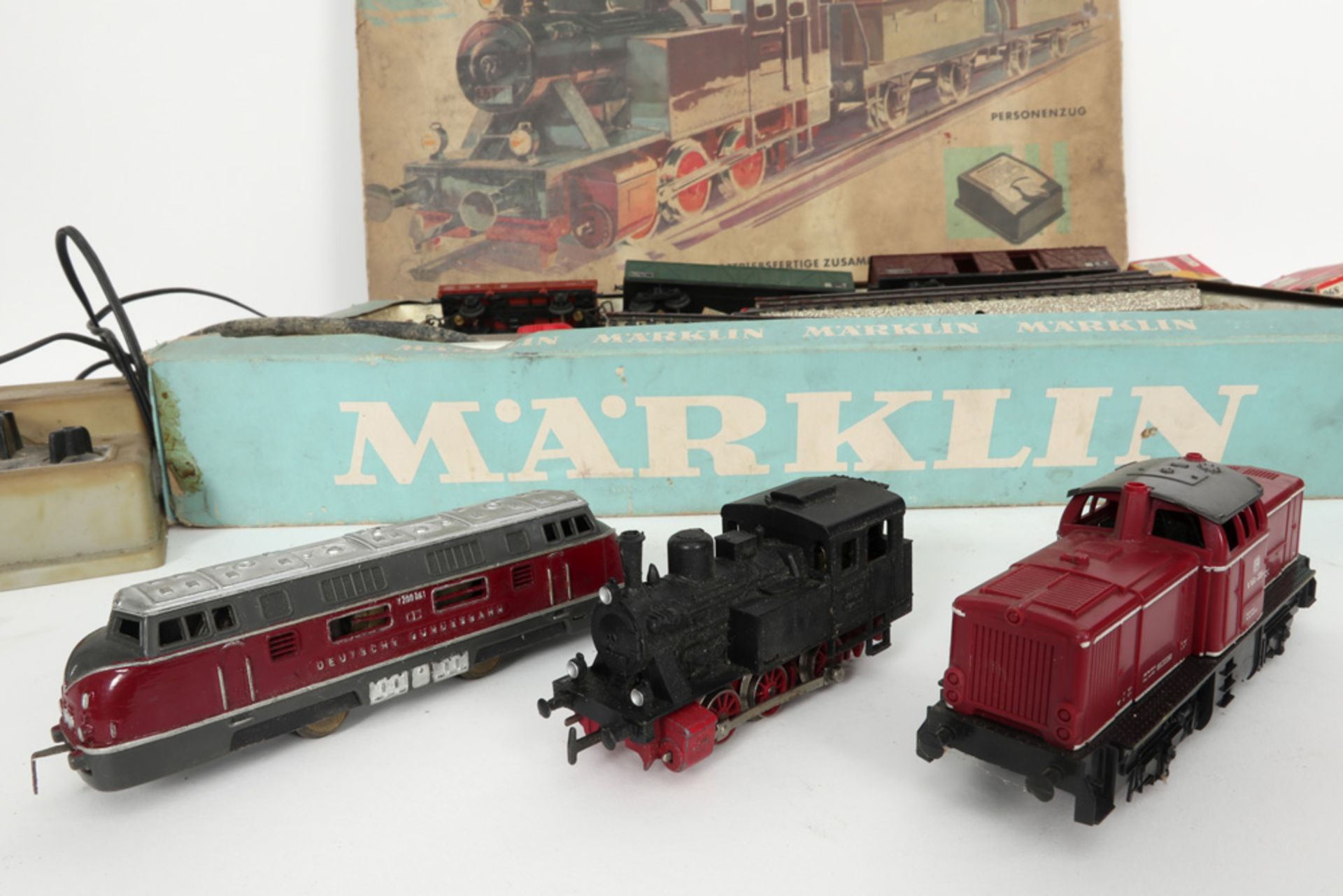 various lot for a model train with wagons, rails, ... || Lot met modeltreinen, - wagons, sporen, ... - Image 3 of 4