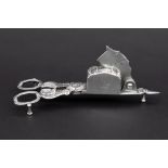 antique scissor-shaped candle snuffer in marked silver || Antieke schaarvormige Engelse