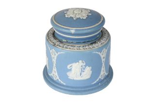 antique English neoclassical inkwell in Wegdwood marked porcelain || Antieke neoclassicistische