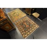 two 'antique' Mid-Eastern finely knotted rugs in wool on wool || Lot van twee 'antieke'