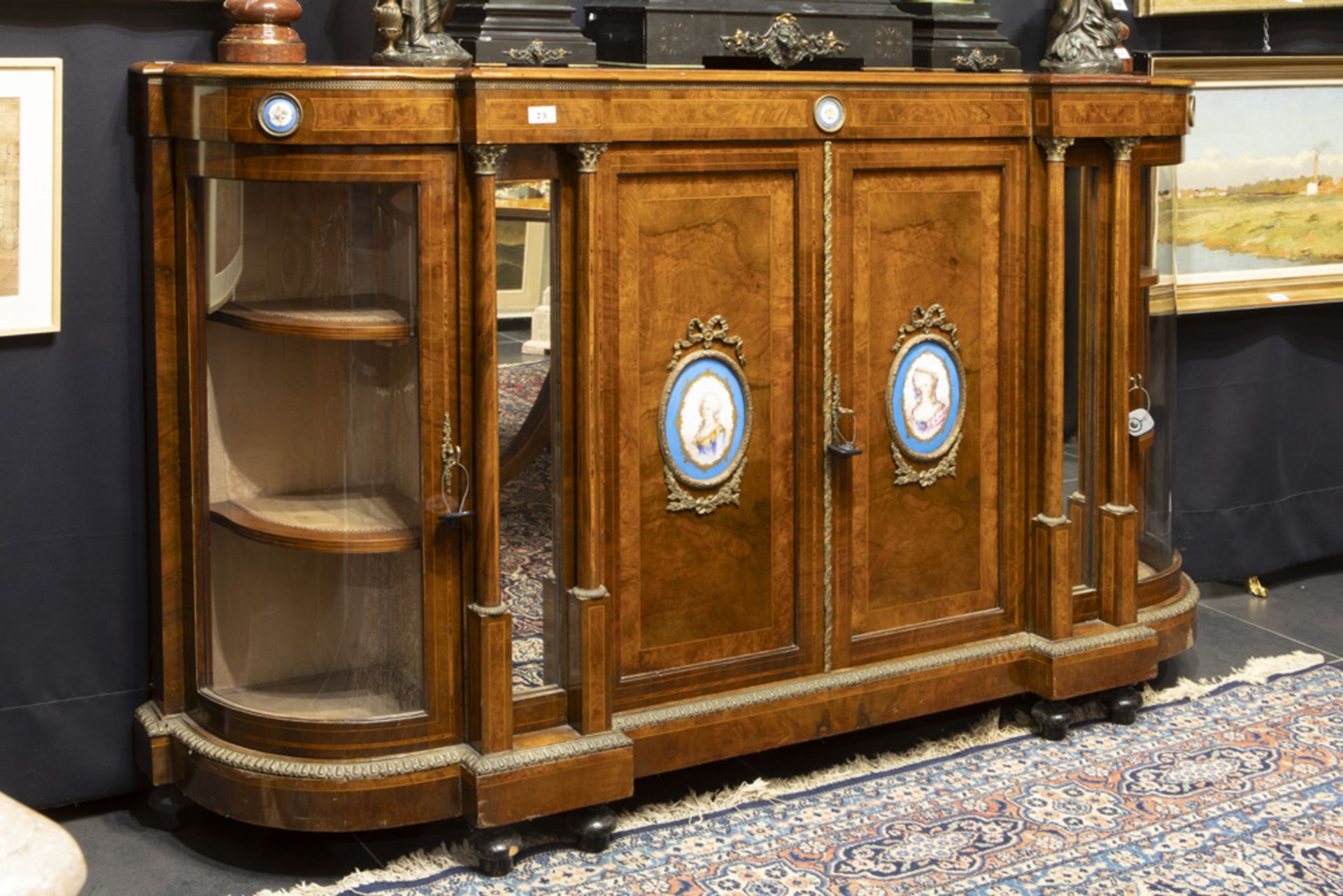 mid 19th Cent. European neoclassical displaycabinet (sideboard model) in burr of walnut with