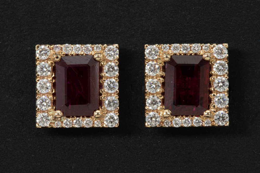 pair of earrings in pink gold (18 carat) with more than 2 carat of rubies and 0,60 carat of high