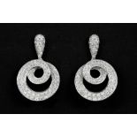 pair of earrings in white gold (18 carat) with more than 1,20 carat of high quality brilliant cut