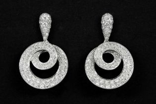 pair of earrings in white gold (18 carat) with more than 1,20 carat of high quality brilliant cut