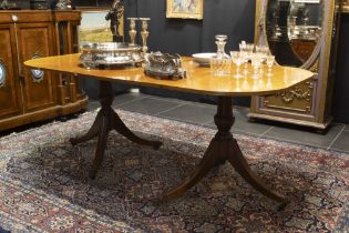 antique English Regency style table in mahogany with one extension || Antieke Engelse Regency-