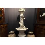 quite big presumably Italian ceramic fountain || Vrij grote vintage fontein in allicht Italiaanse