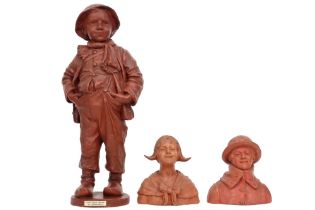 three 'antique' sculptures in terracotta || Lot van drie 'antieke' sculpturen in terracotta : twee