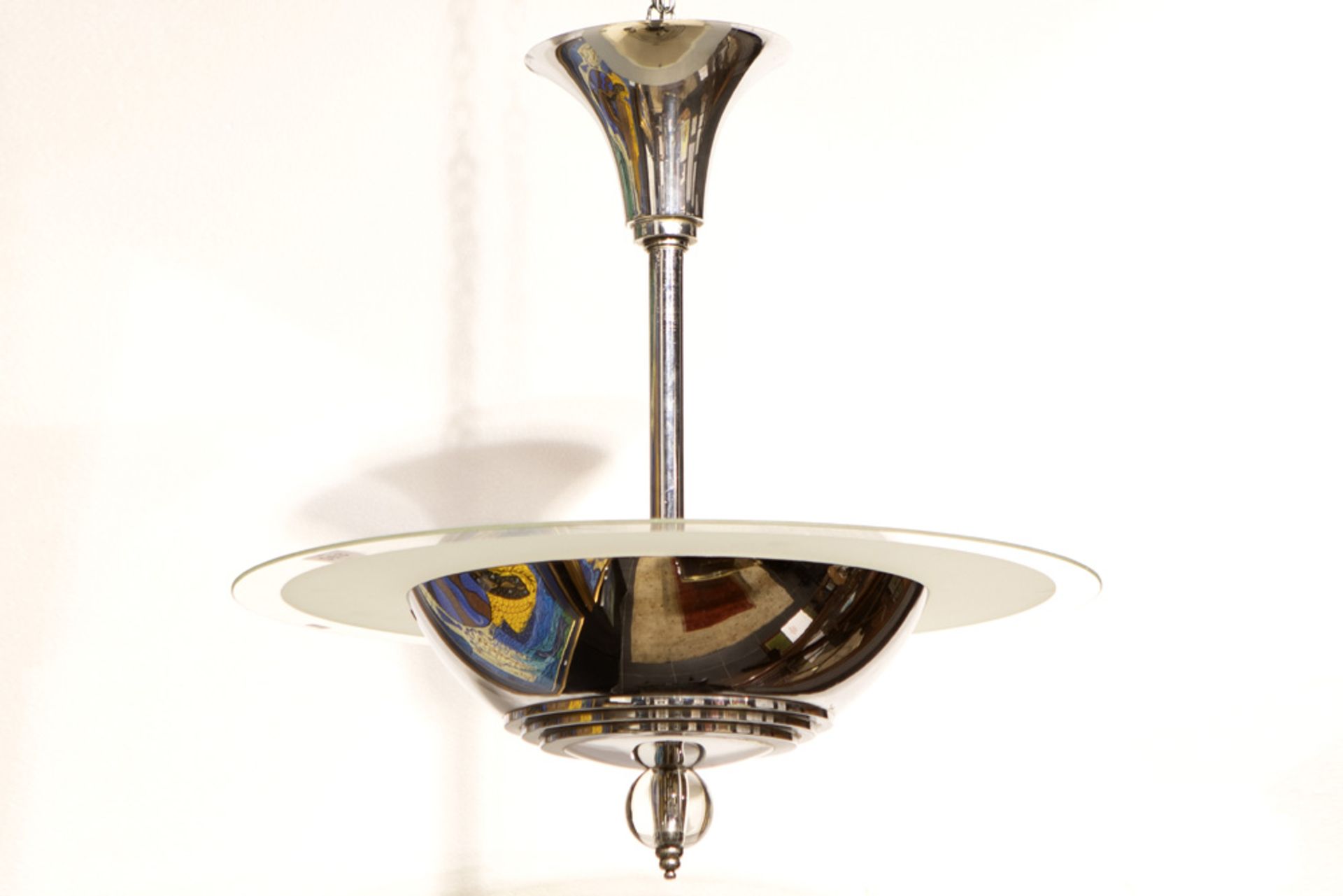 Art Deco chandelier in chromed metal and glass || Art Deco-luster in gechromeerd metaal en deels