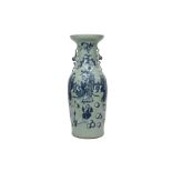 antique Chinese celadon vase in porcelain with a blue-white decor with figures || Antieke Chinese