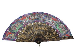 19th Cent. Chinese fan in lacquered wood and finely painted paper - with its box || Negentiende