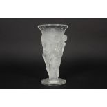 Lalique Art Deco style vase in clear partially satinated crystal || Vaas in Art Deco-stijl naar