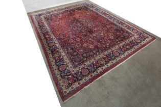 signed Persian vintage Meshed rug in wool with classic design || Door de knoper getekende