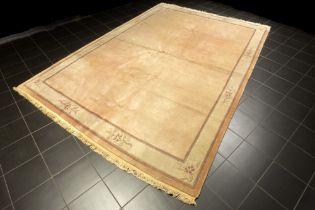 handknotted Nepalese rug in wool || Handgeknoopt Nepalees tapijt in roze tinten - 343 x 250 cm