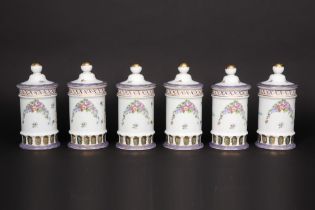 series of six old pharmaceutical jars in porcelain marked "Limoges - Paris Royal" || Serie van zes