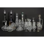 various lot of decanters || Vrij groot lot karaffen