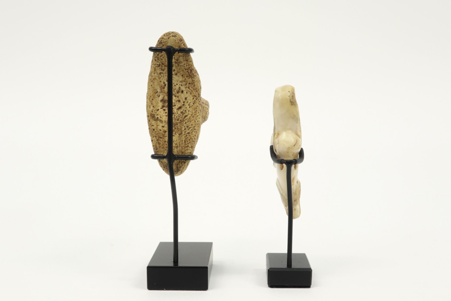 two small Caribbean Taino Culture sculptures (one in bone, one in mother of pearl) with typical - Image 4 of 4