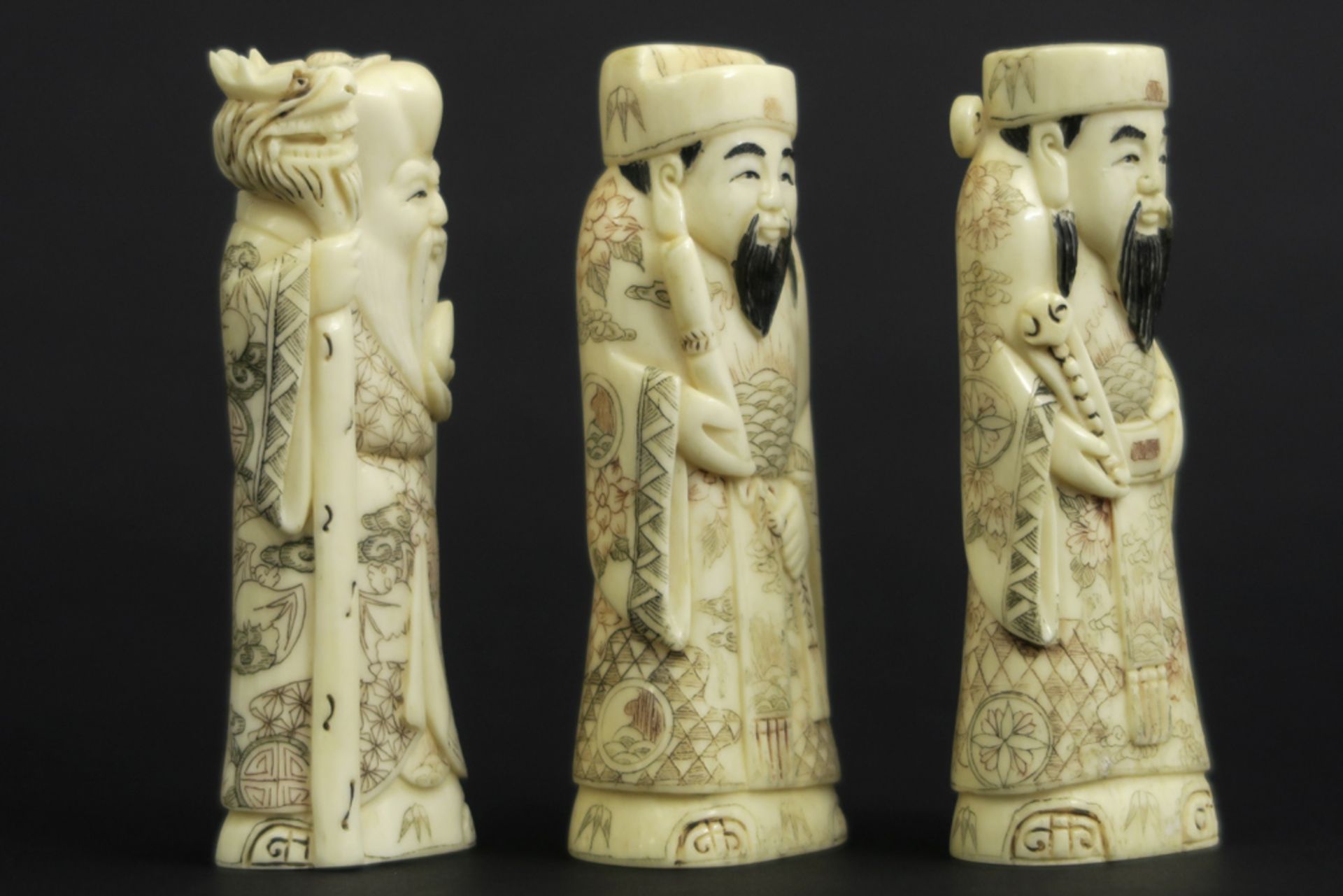 set of three old Chinese "Sages" sculptures in ivory - with EU CITES certification || Reeks van drie - Bild 2 aus 5