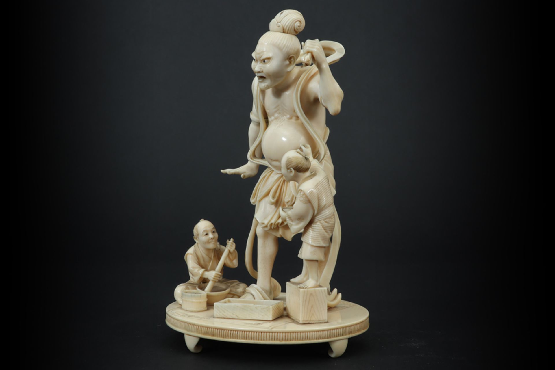 19th Cent. Japanese "Three figures" sculpture in marked ivory - with EU CITES certification || - Bild 3 aus 7